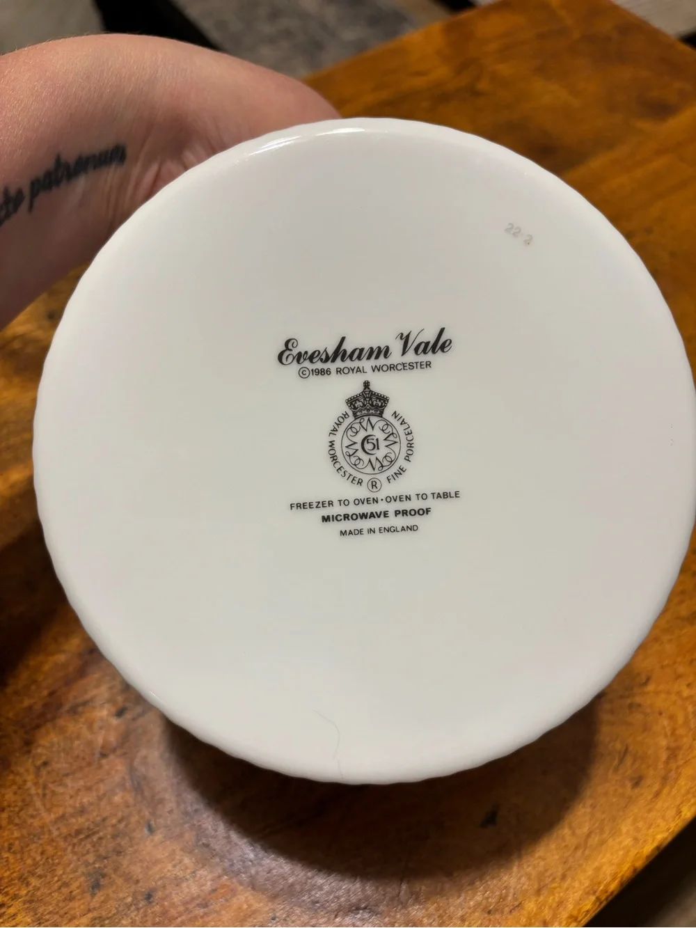 Discontinued Evesham Vale by ROYAL WORCESTER 6” Soufflé Dish Vintage 1986
